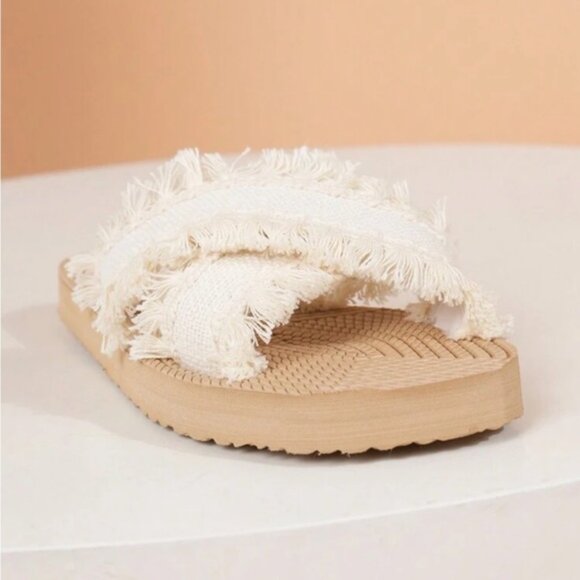 ⚠️Clearance Women's Cream Fringe Slide Flat Sandals - Picture 3 of 4